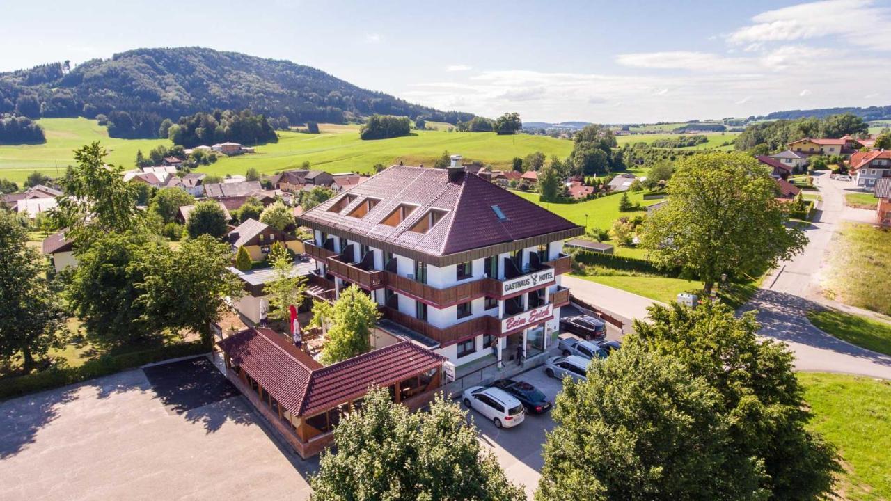 Gasthaus Hotel Beim Erich Oberhofen am Irrsee Exterior foto
